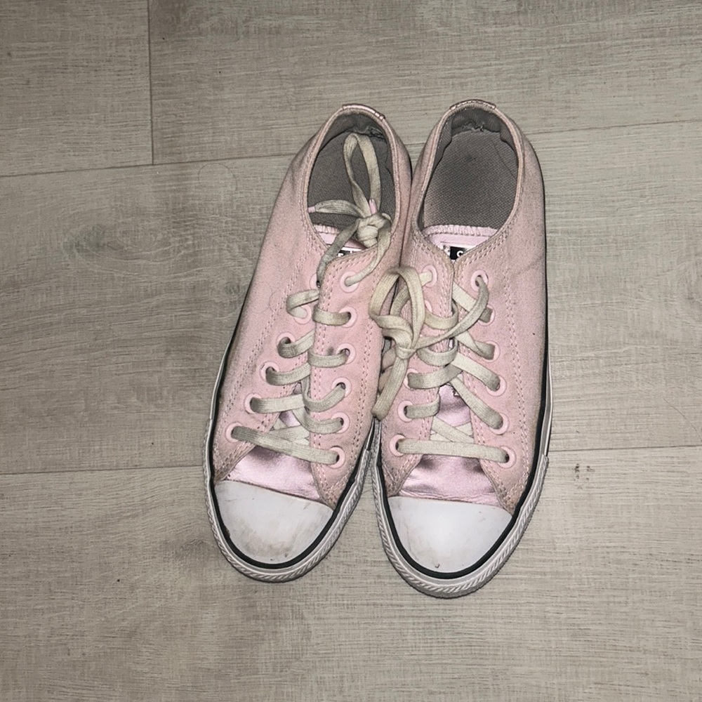 Vintage Low Top Converse in Baby Pink